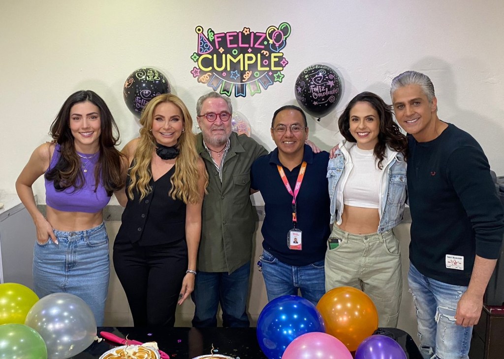 Televisión: NADIE COMO TÚ FESTEJA A ELIZABETH ÁLVAREZ