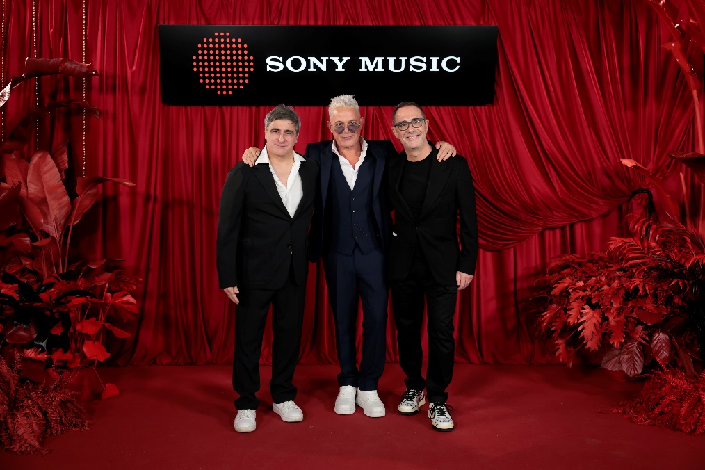 Música: ALEJANDRO SANZ CELEBRA SU INCORPORACIÓN A SONY&nbsp;MUSIC