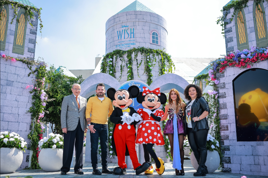 Cine: EL ELENCO DE DOBLAJE DE WISH: EL PODER DE LOS DESEOS, ESTUVO ACOMPAÑADO POR MICKEY Y MINNIE MOUSE DURANTE LA PREMIERE DE LA PELÍCULA EN CIUDAD DE&nbsp;MÉXICO