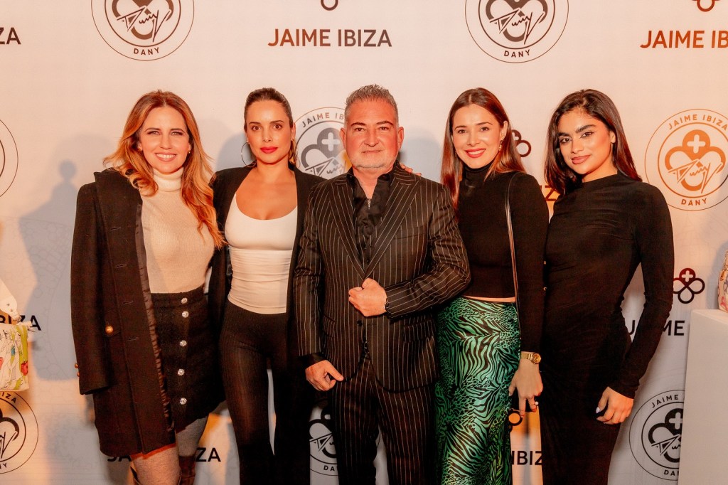 Actualidad: JAIME IBIZA RINDE UN HOMENAJE A LA CIUDAD DE MÉXICO, DE LA MANO DE LA ARTISTA DANIELA&nbsp;CAMARENA