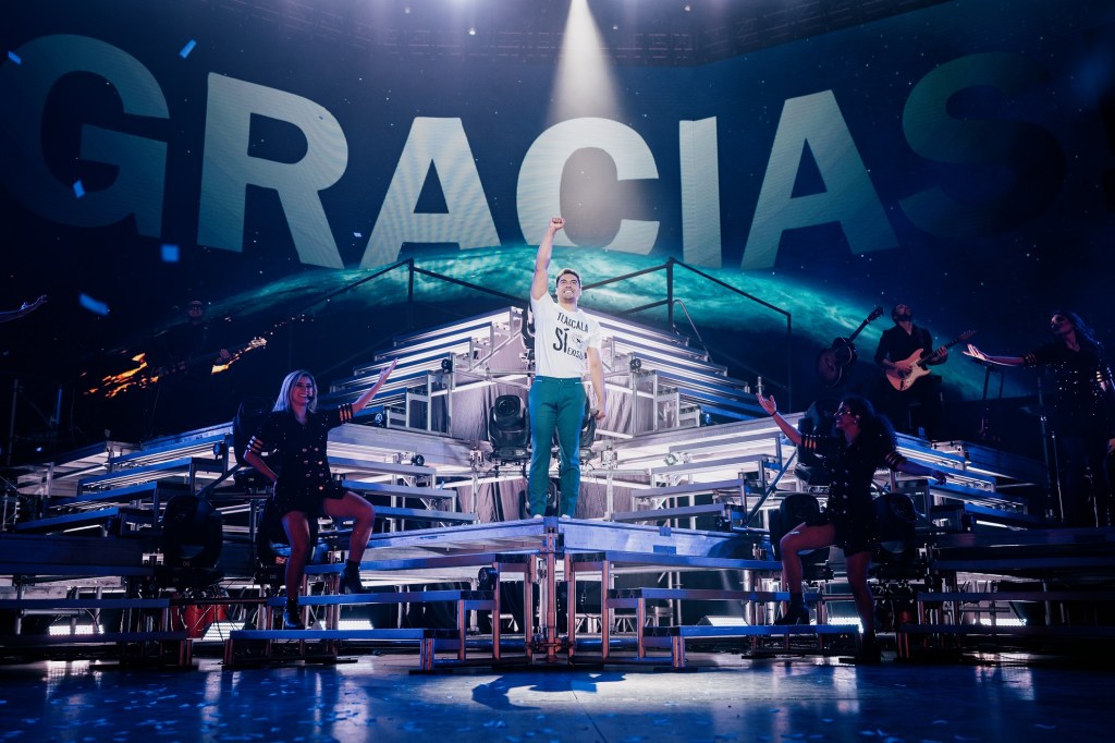 Música: CARLOS RIVERA CELEBRA 20 AUDITORIOS NACIONALES CON LLENOS TOTALES Y&nbsp;RECONOCIMIENTOS