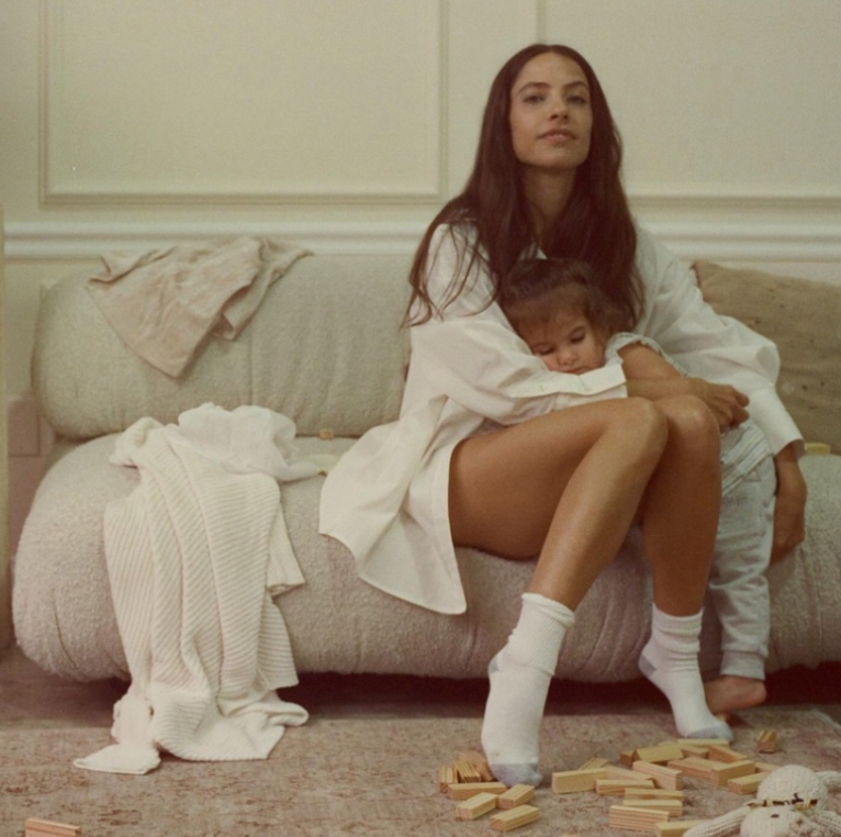 Música: DEBI NOVA VUELVE A LA ESCENA MUSICAL CON UN CONMOVEDOR ÁLBUM NUEVO: «DAR&nbsp;VIDA»