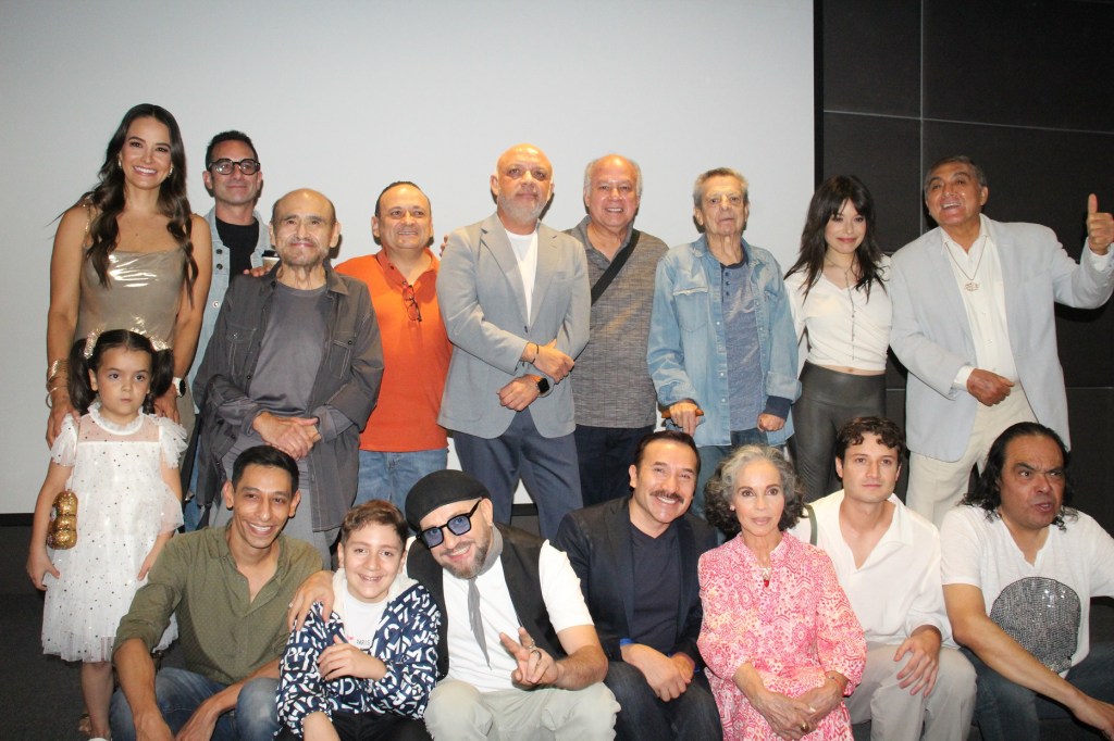 Televisión: VECINOS LLEGA A SU CAPÍTULO 300