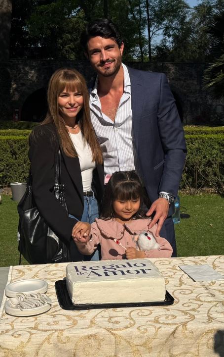 Televisión: REGALO DE AMOR CELEBRA A ALEJANDRA ROBLES&nbsp;GIL