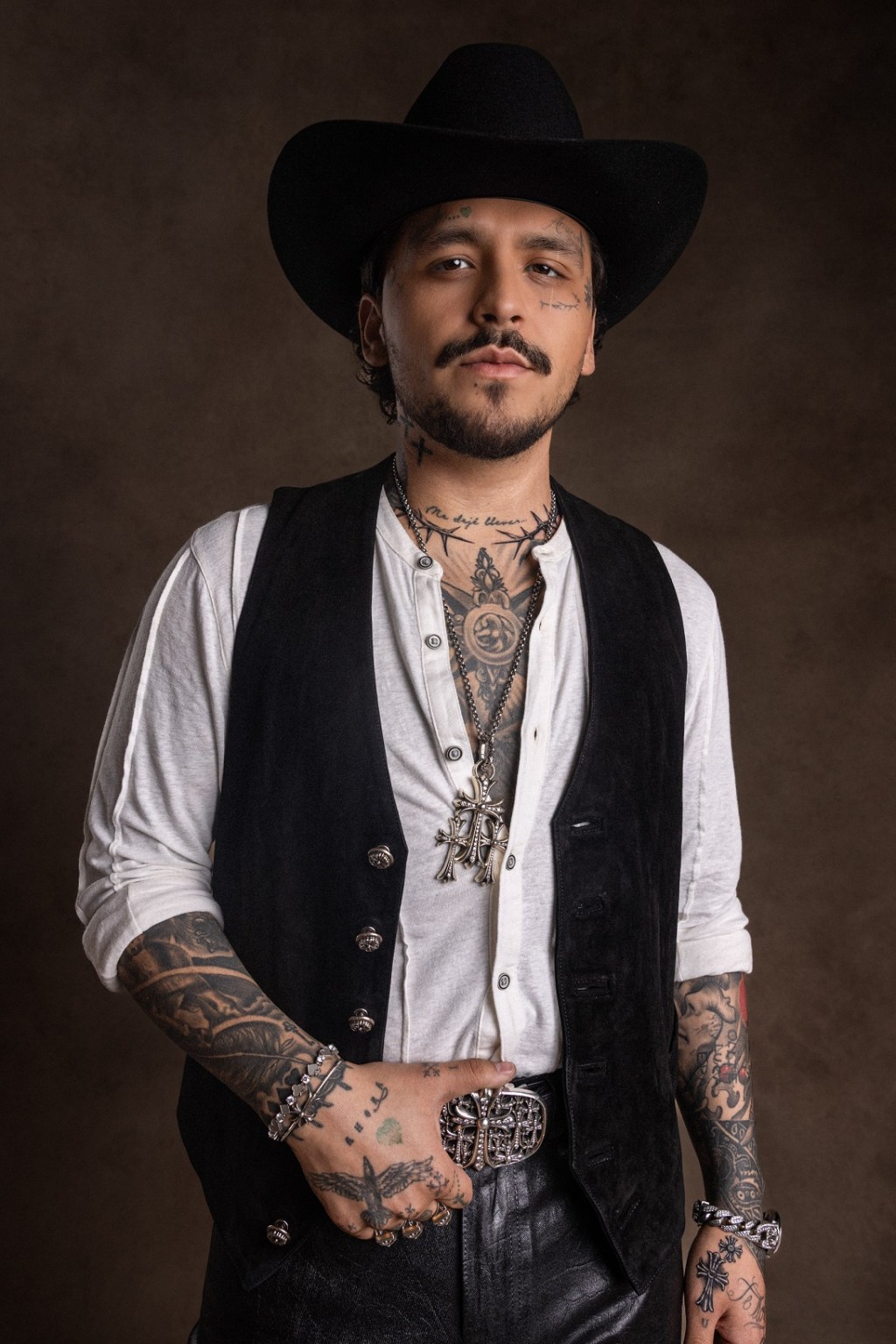 Música: CHRISTIAN NODAL ESTRENA SU ESPERADO SENCILLO «EL AMIGO» UNA CANCIÓN LLENA DE&nbsp;EMOCIÓN