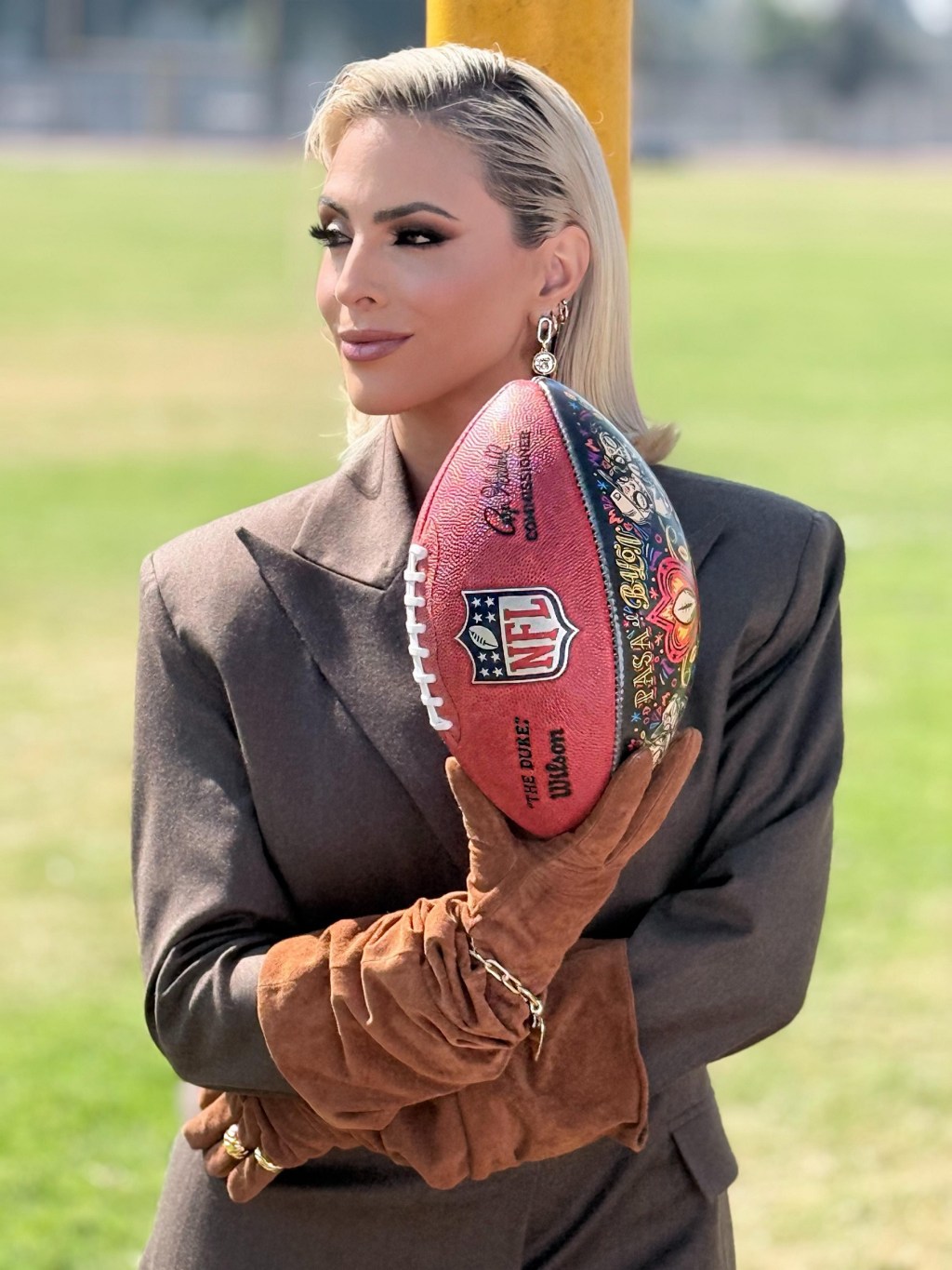 Espectáculos: VALERIA MARÍN CIERRA SU DÉCIMO TERCERA TEMPORADA DE LA NFL CON UN PODEROSO LOOK CUSTOM MADE EN EL SUPER BOWL 60 PARA&nbsp;TUDN